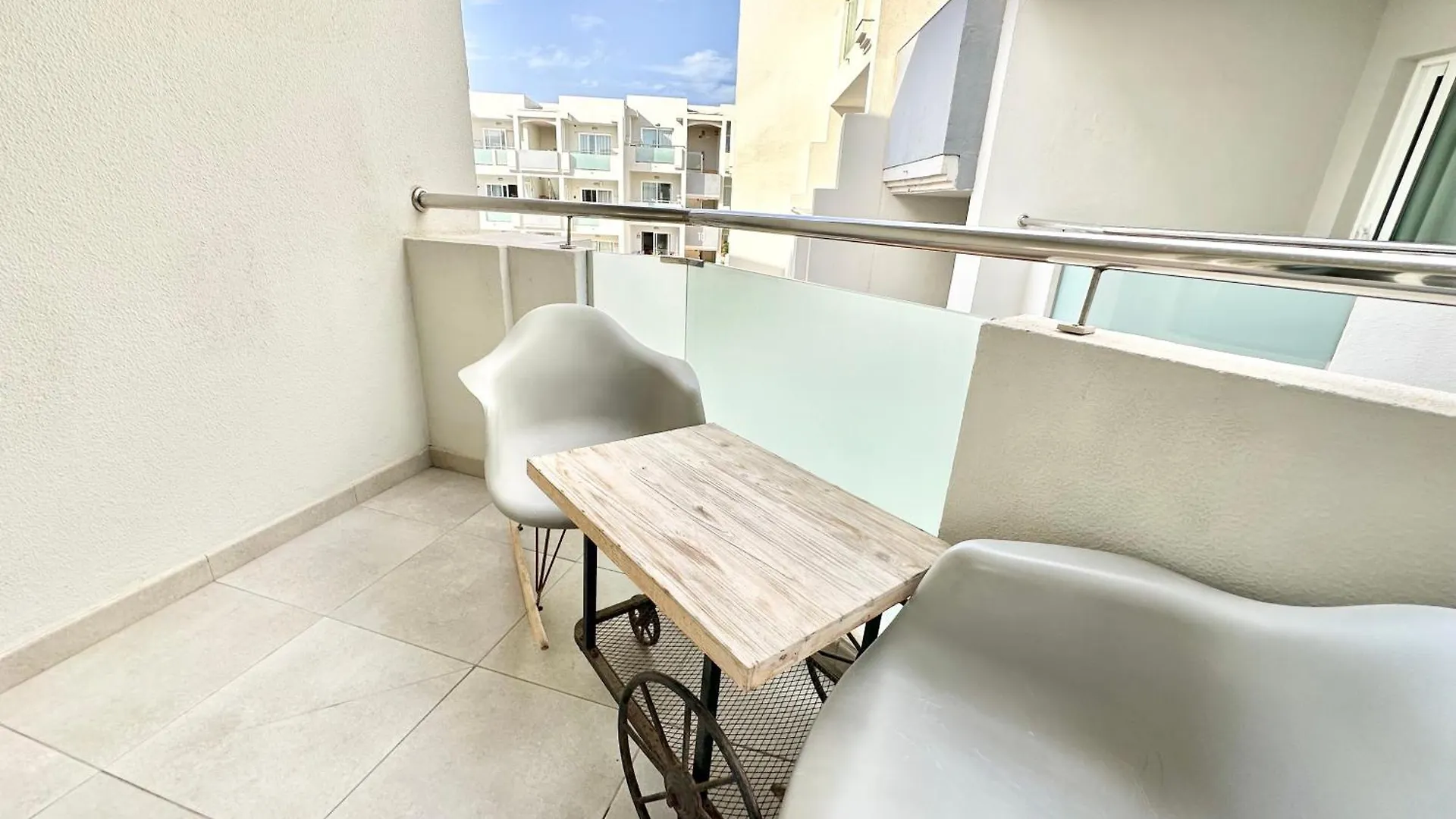 קורלחו Cosmopolitan Con Piscina, Doble Terraza, Central Y Wifi דירה